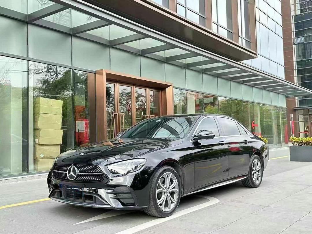 Mercedes-Benz E300L 2.0T 258 л.с. Sports Fashion Edition 2021