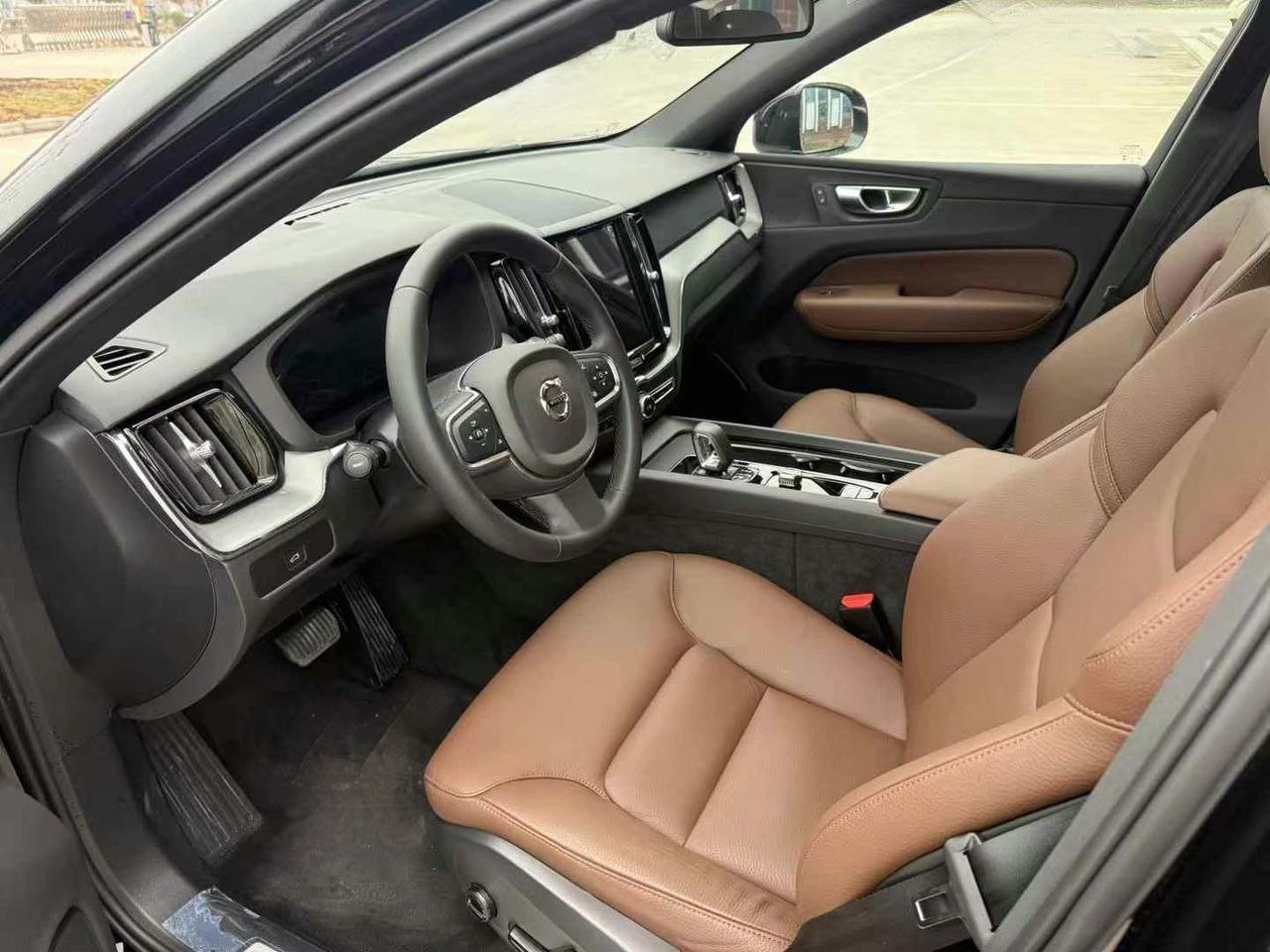 Volvo XC60 B5 Luxury Edition 2024 — изображение 7