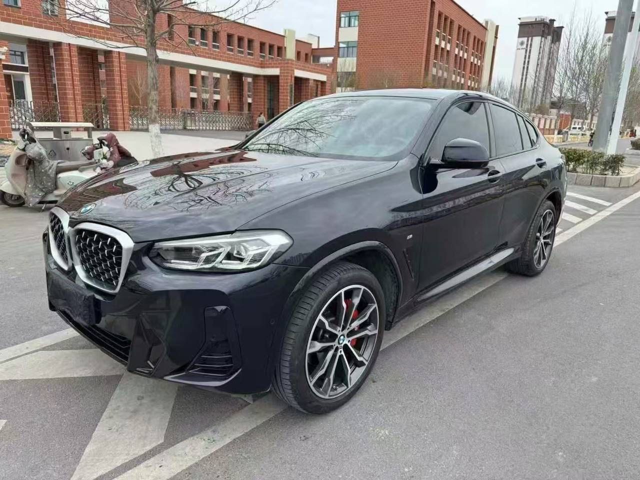 BMW X4 xDrive 30i 2.0T 254 л.с. M Sport 2022 — изображение 2