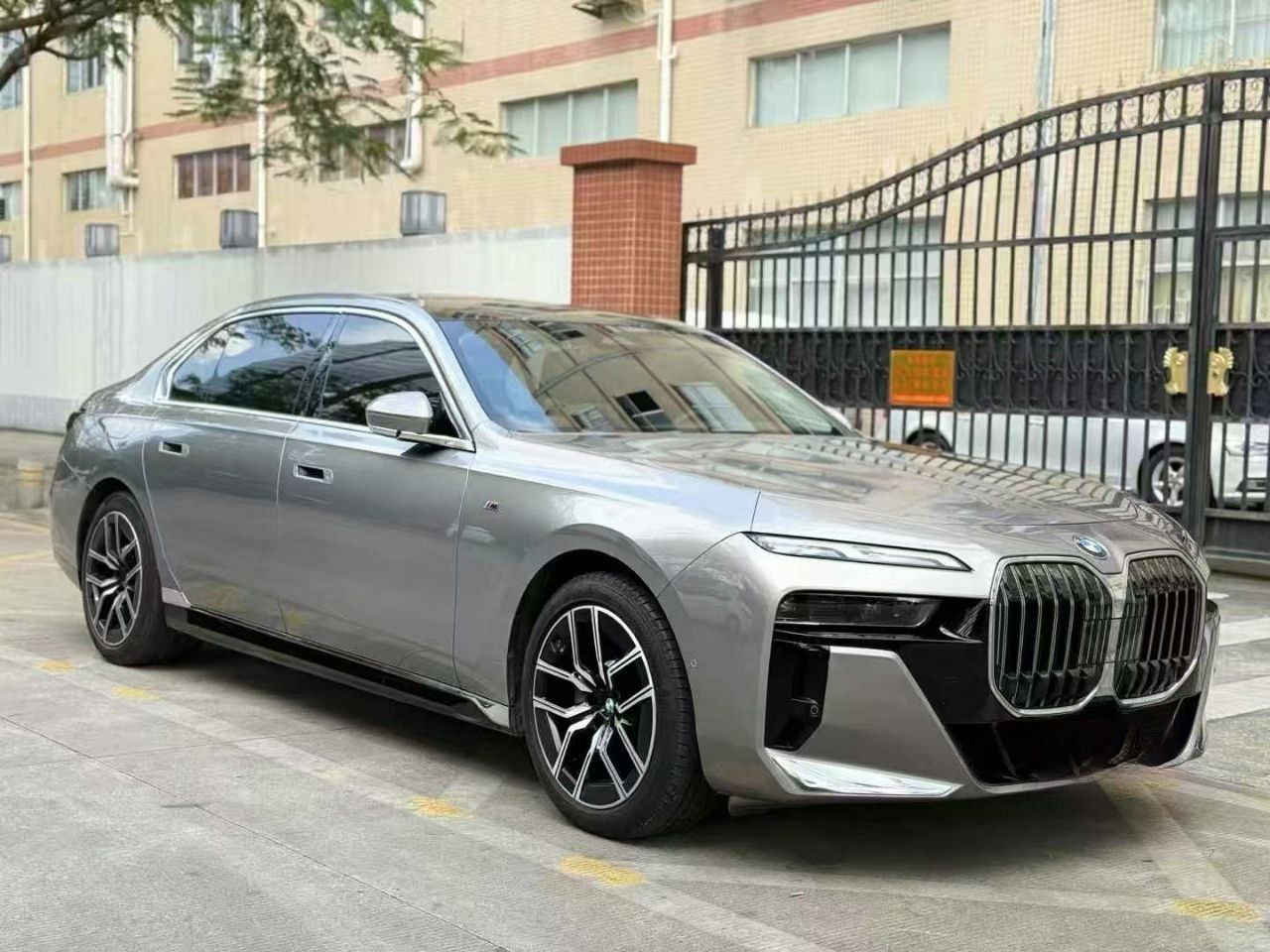 BMW 7 Series 735Li 2.0T 272 л.с. 2021