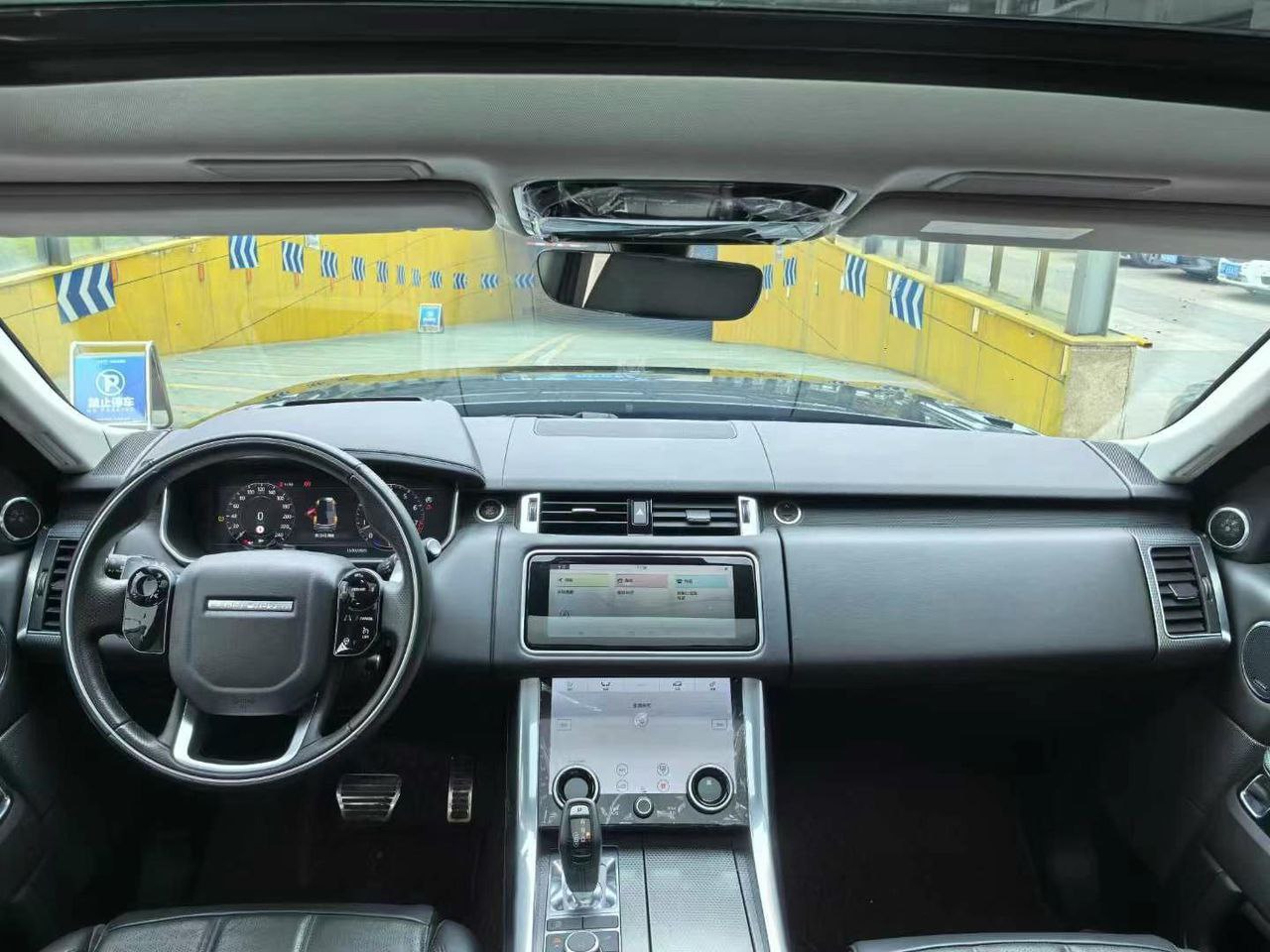 Land Rover Range Rover Sport 3.0T 360 л.с. Black Edition 2020 — изображение 8