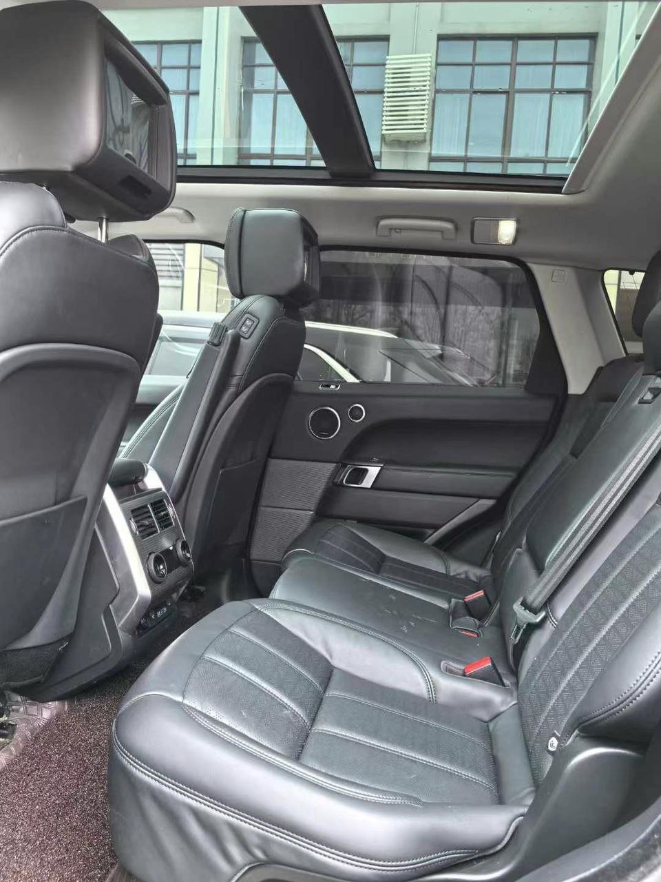 Land Rover Range Rover Sport 3.0T 360 л.с. Black Edition 2020 — изображение 9