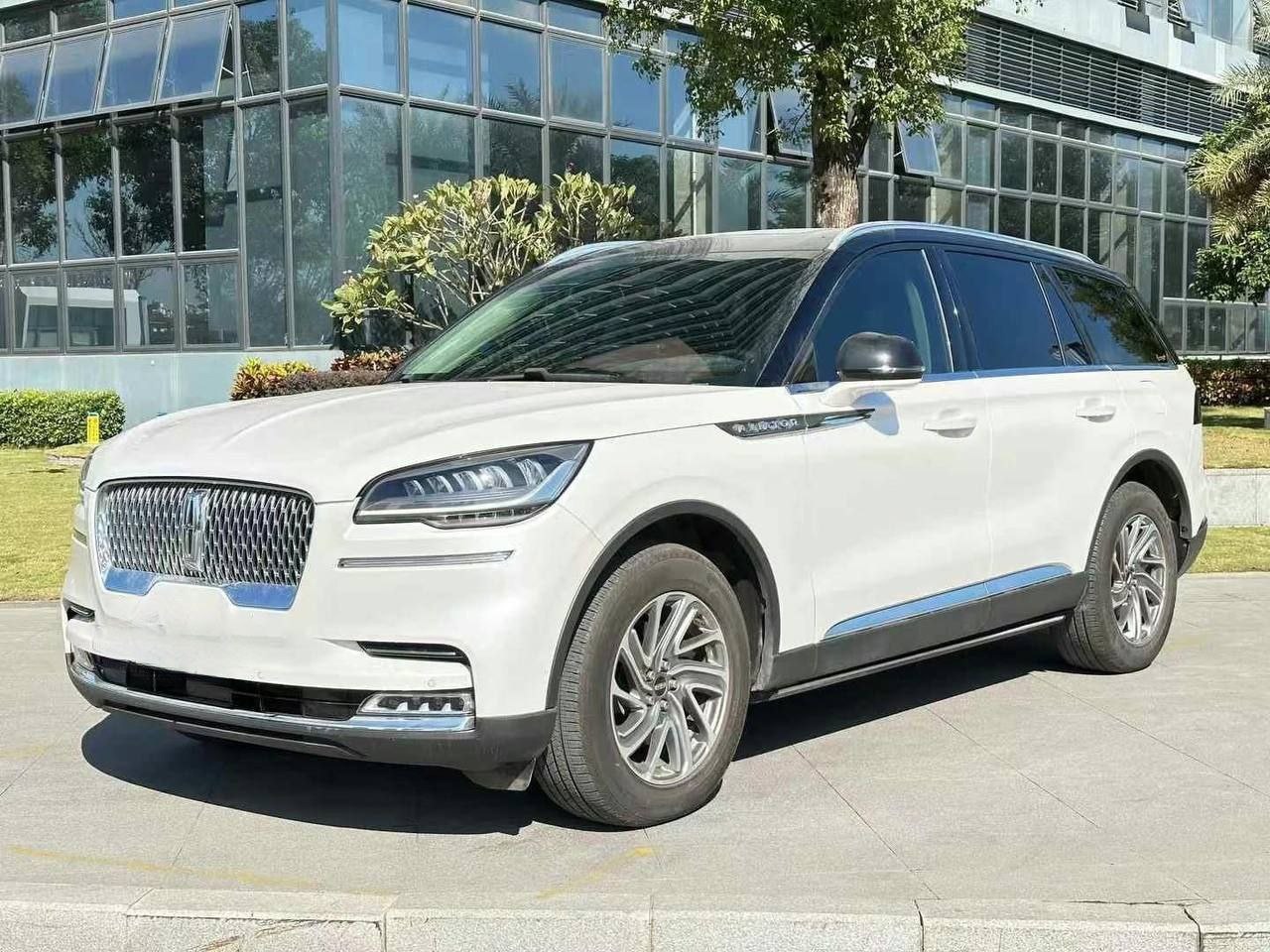 Lincoln Aviator 3.0T 4WD 2021 — изображение 2