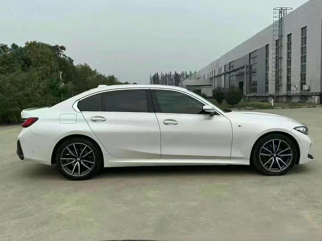 BMW 325Li M Sport Night Edition 2022 — изображение 6