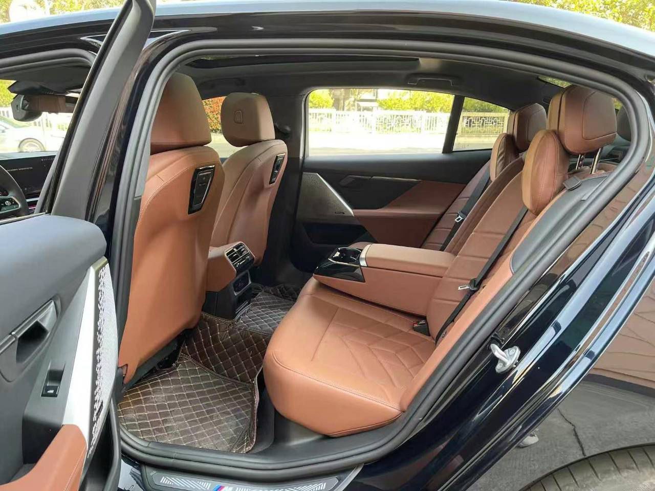 BMW 530Li Exclusive M Sport Package 2.0T 2024 — изображение 10