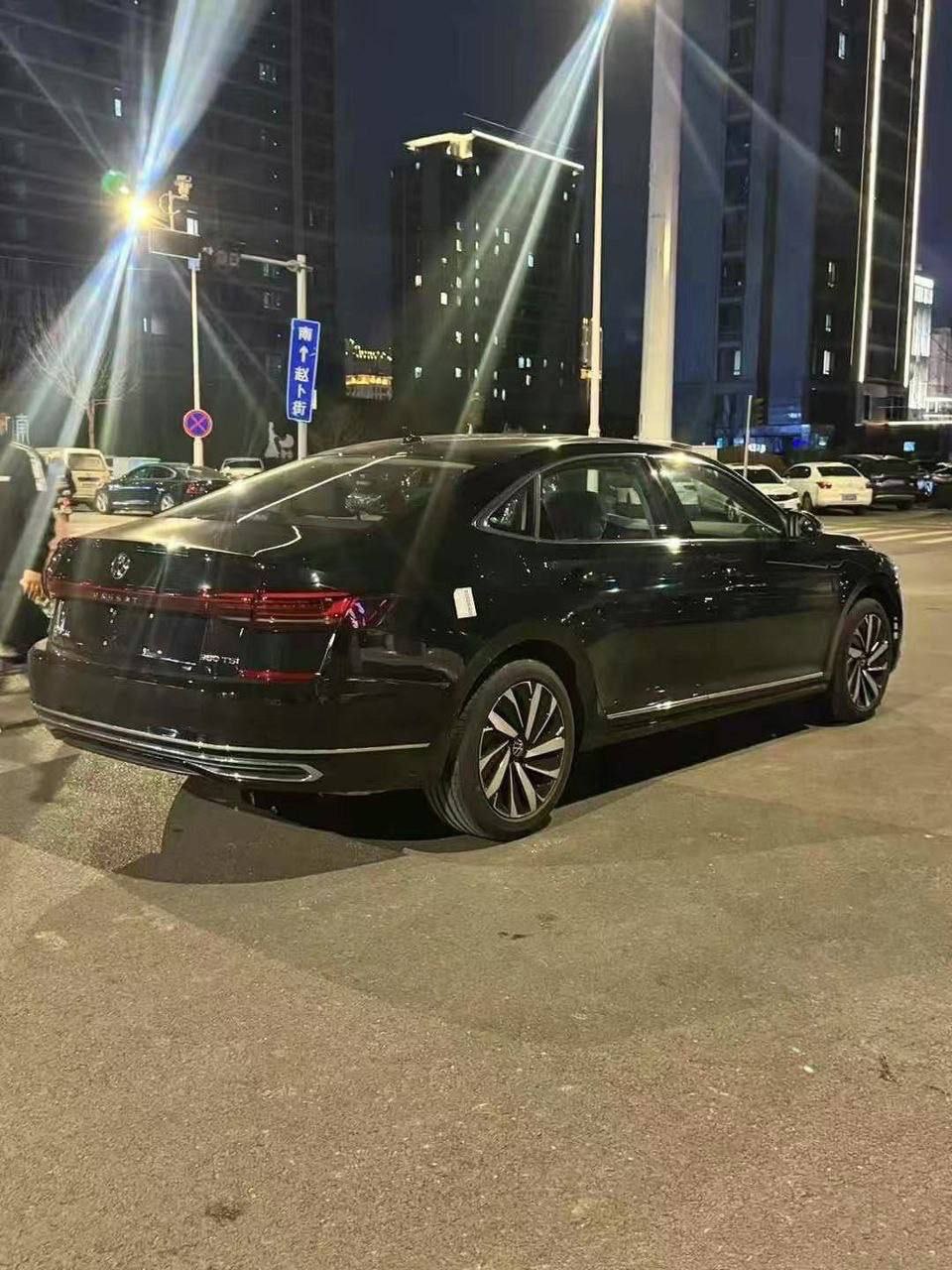 Volkswagen Passat 2.0 380 TSI DSG Ultimate — изображение 3