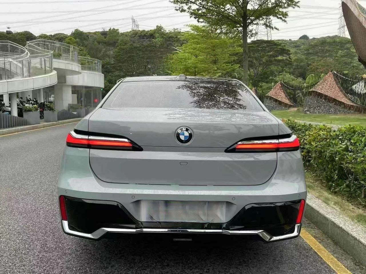 BMW X7 xDrive40i 3.0T 272 л.с. 2WD 2023 — изображение 4