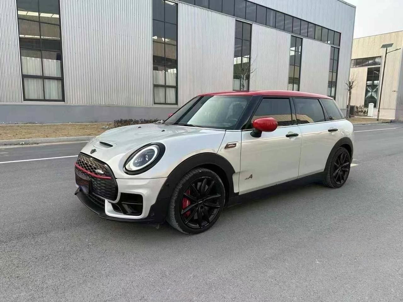 Mini Clubman JCW All4 2.0T 4WD 2021 — изображение 2