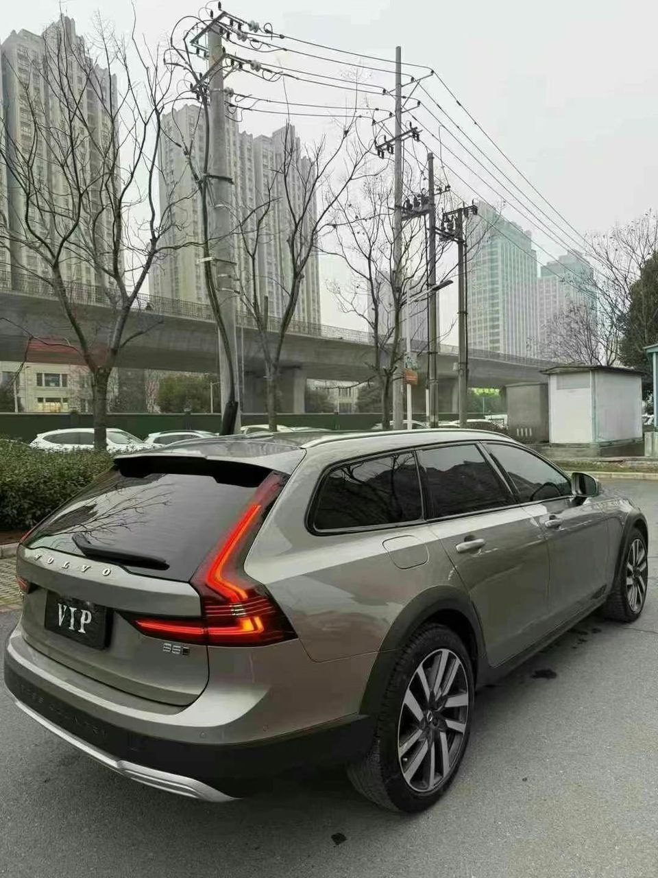 Volvo V90 Cross Country B5 AWD Zhiyuan Edition 2.0T 4WD 2021 — изображение 3