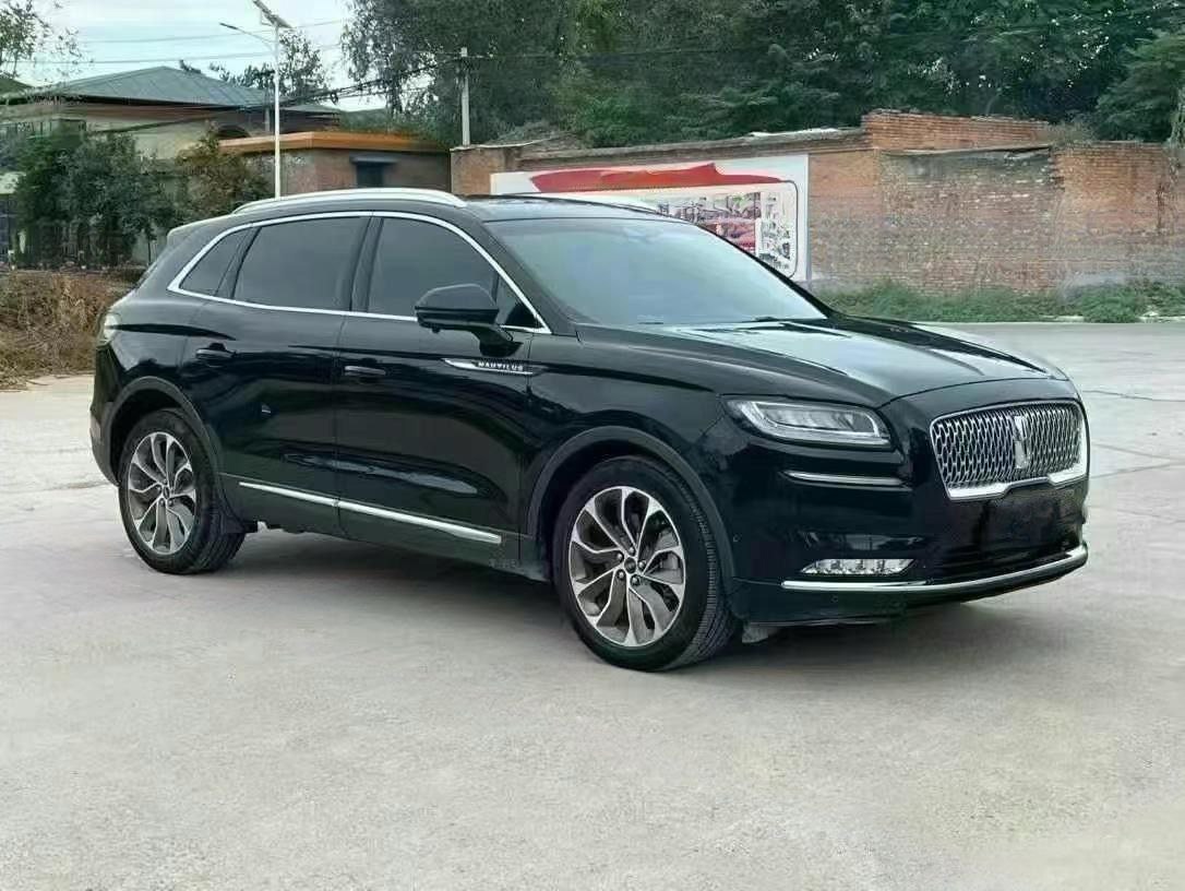 Lincoln Nautilus 2.0T 245 л.с. 4WD 2021 — изображение 2