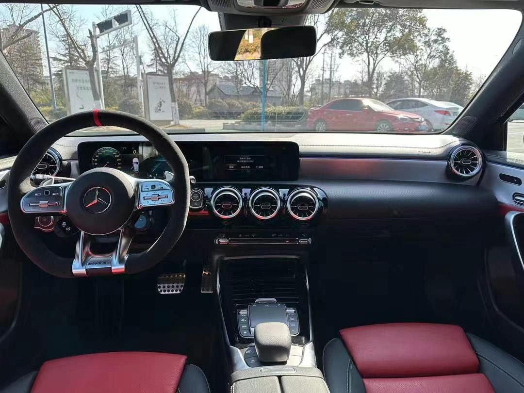 Mercedes-Benz AMG A35 4MATIC 2021 — изображение 6