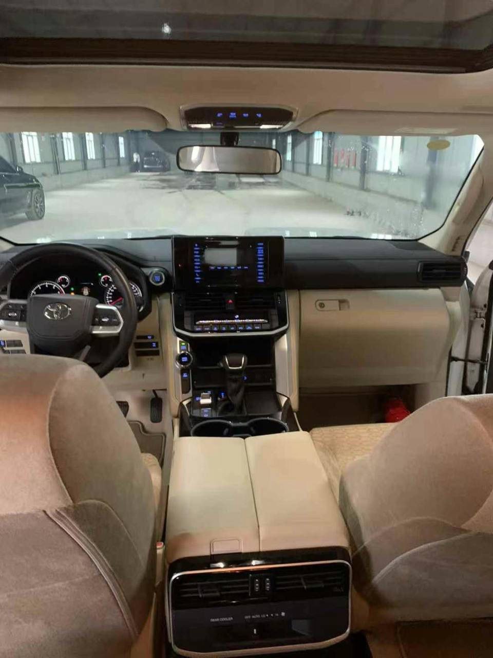 Toyota Land Cruiser 3.4 AT 70th Anniversary 3.4TT 4WD 2022 — изображение 5