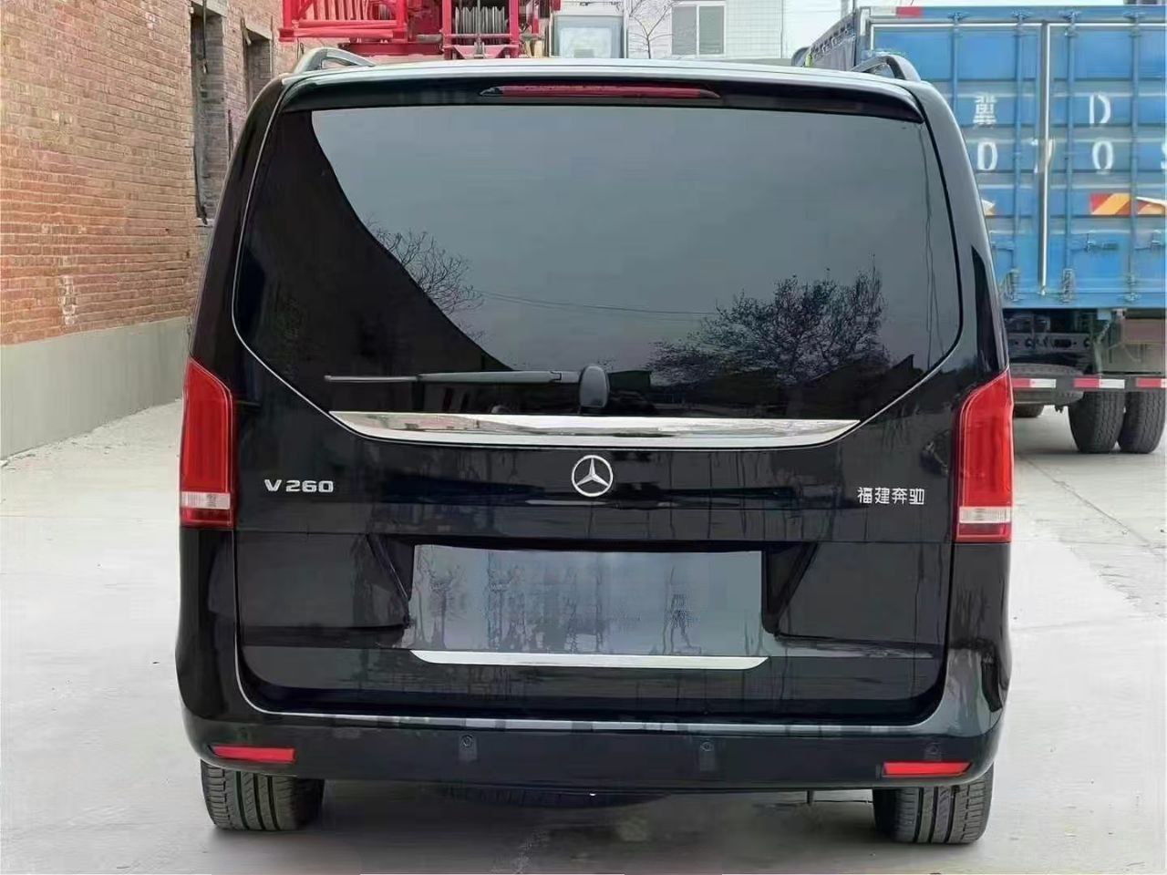 Mercedes-Benz V 260 Business 2022 — изображение 4