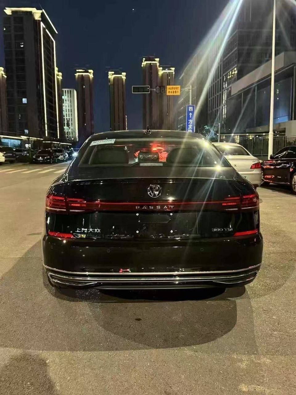 Volkswagen Passat 2.0 380 TSI DSG Ultimate — изображение 7