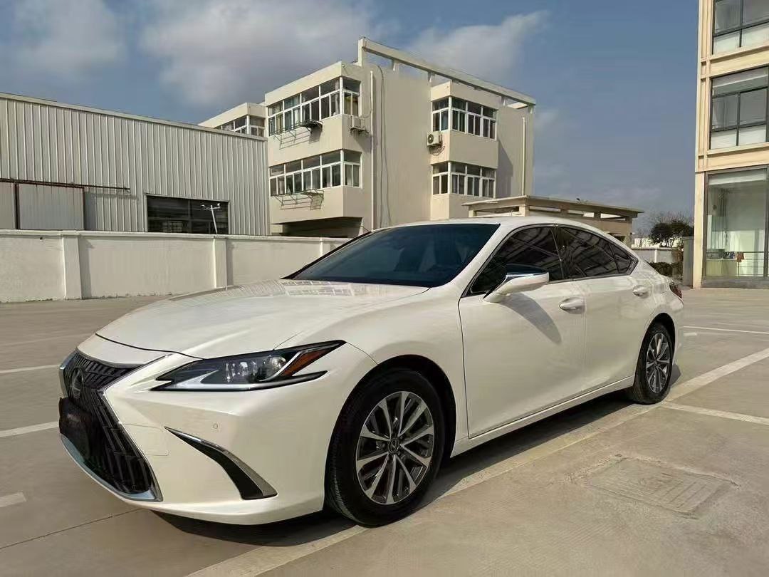 Lexus ES 200 Luxury Edition 2022