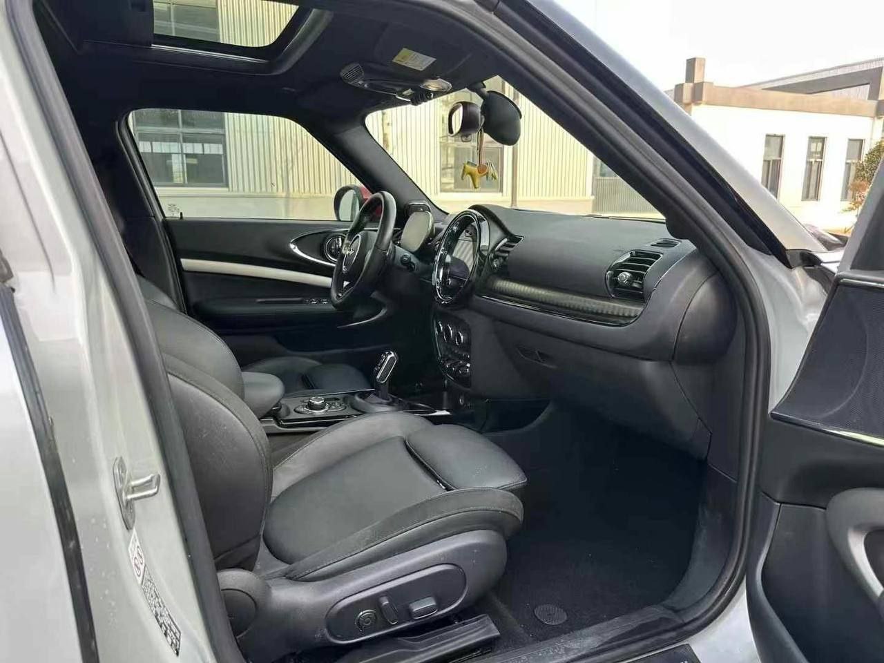 Mini Clubman JCW All4 2.0T 4WD 2021 — изображение 7