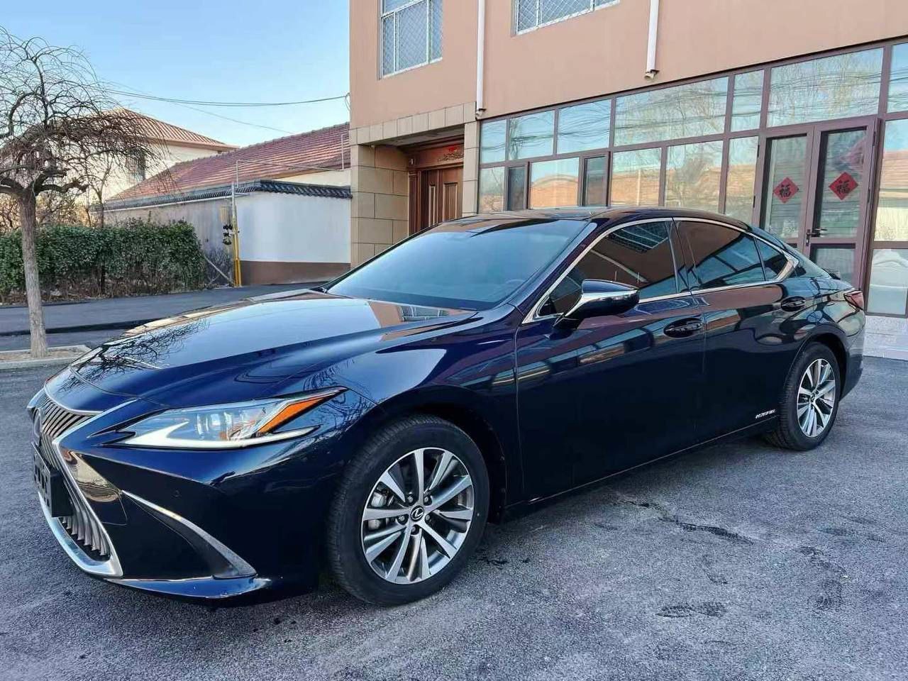 Lexus ES300H Executive 2.5L Hybrid 2021 — изображение 3