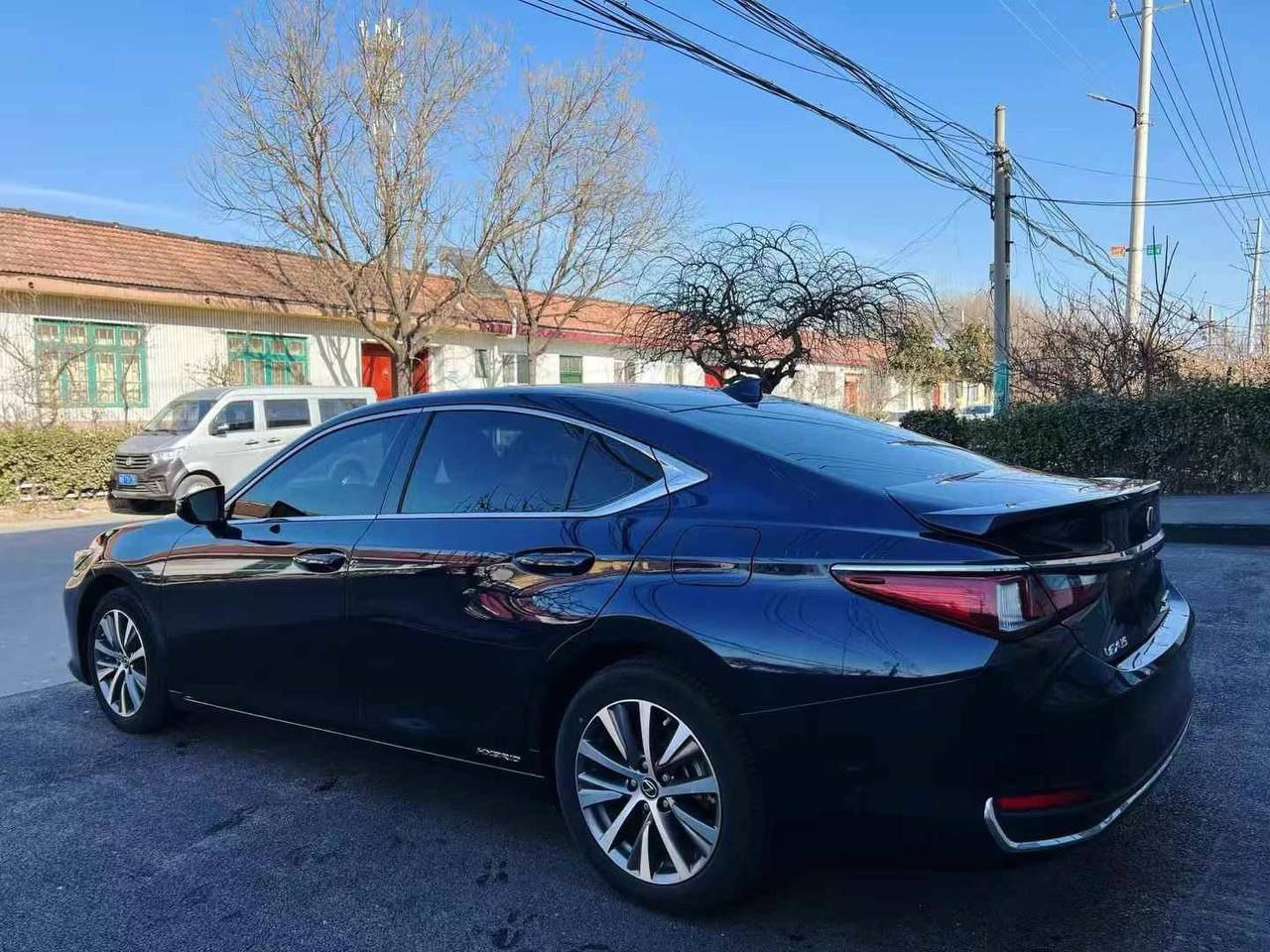 Lexus ES300H Executive 2.5L Hybrid 2021 — изображение 6