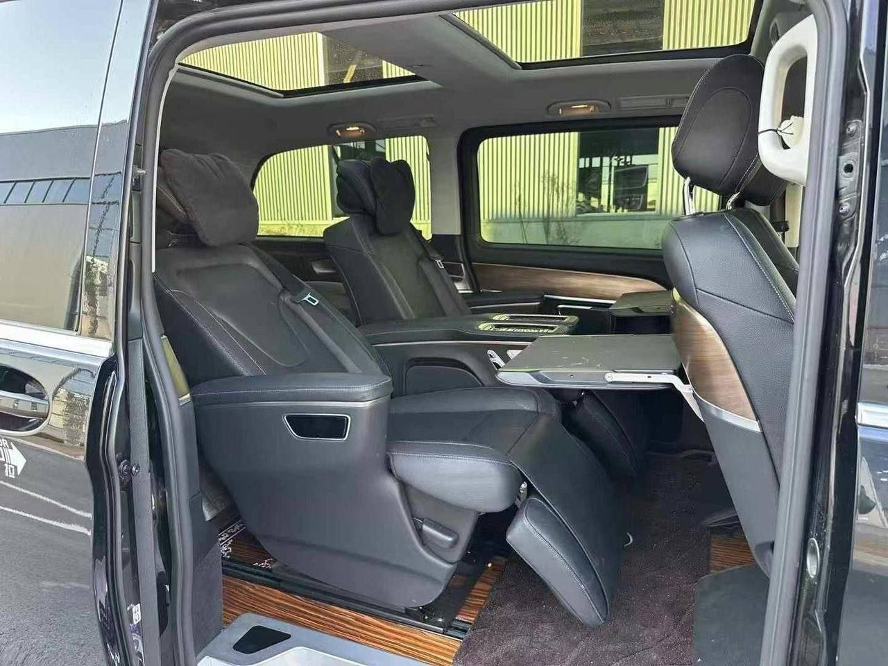 Mercedes-Benz V260 2.0T 2022 — изображение 9