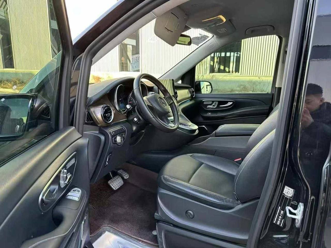 Mercedes-Benz V260 2.0T 2022 — изображение 8