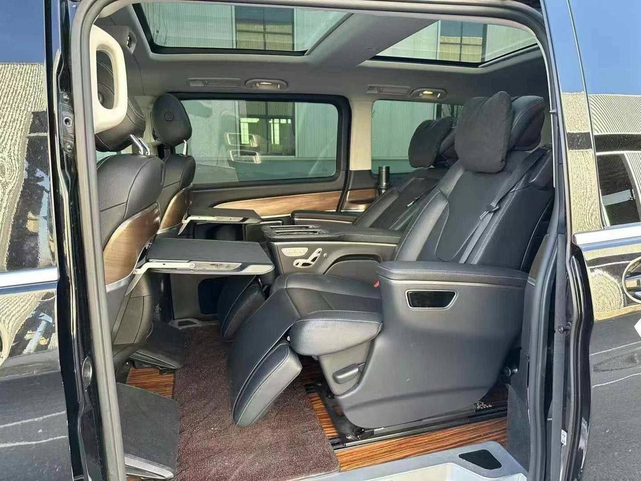 Mercedes-Benz V260 2.0T 2022 — изображение 10