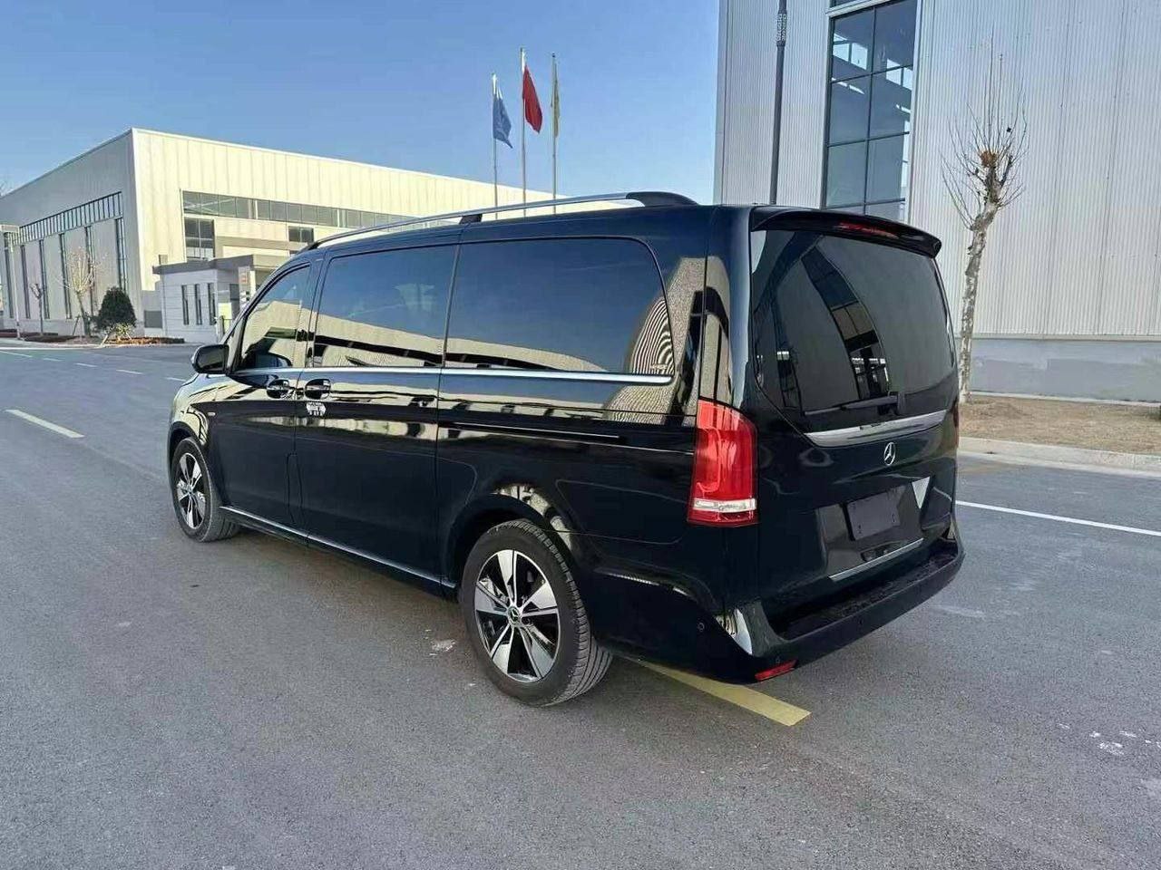 Mercedes-Benz V260 2.0T 2022 — изображение 6