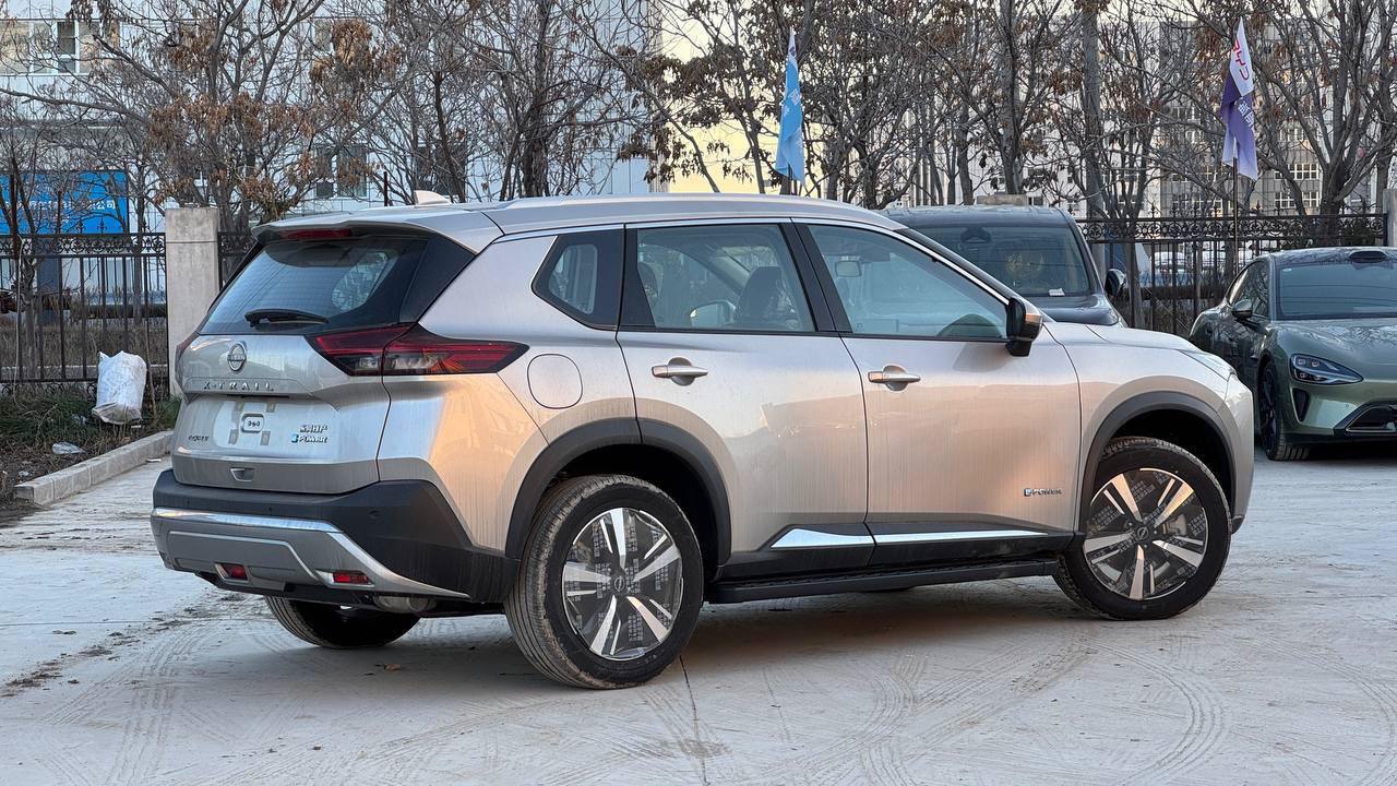 Nissan X-trail 1.5 4WD 2024 — изображение 2