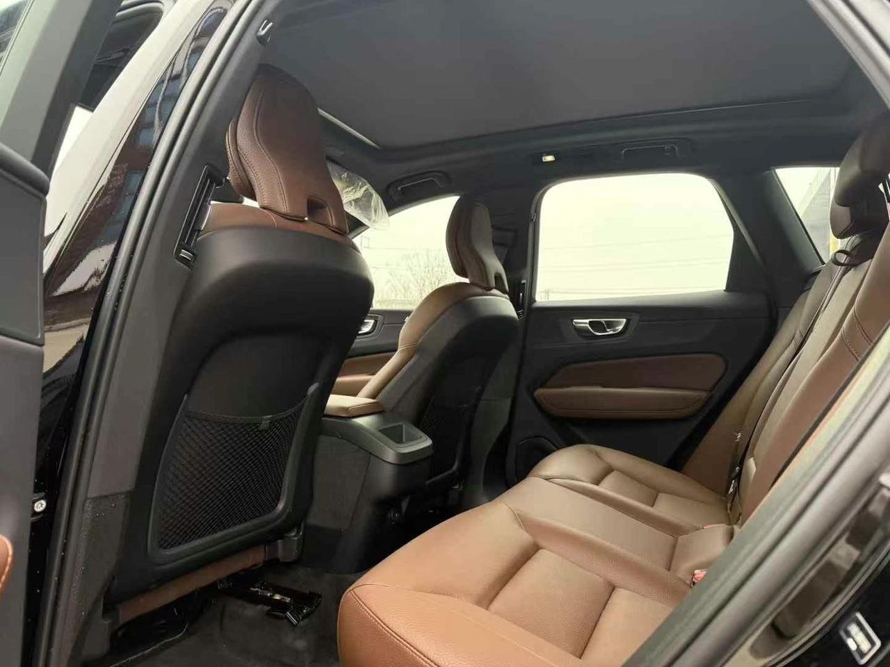 Volvo XC60 B5 Luxury Edition 2024 — изображение 9