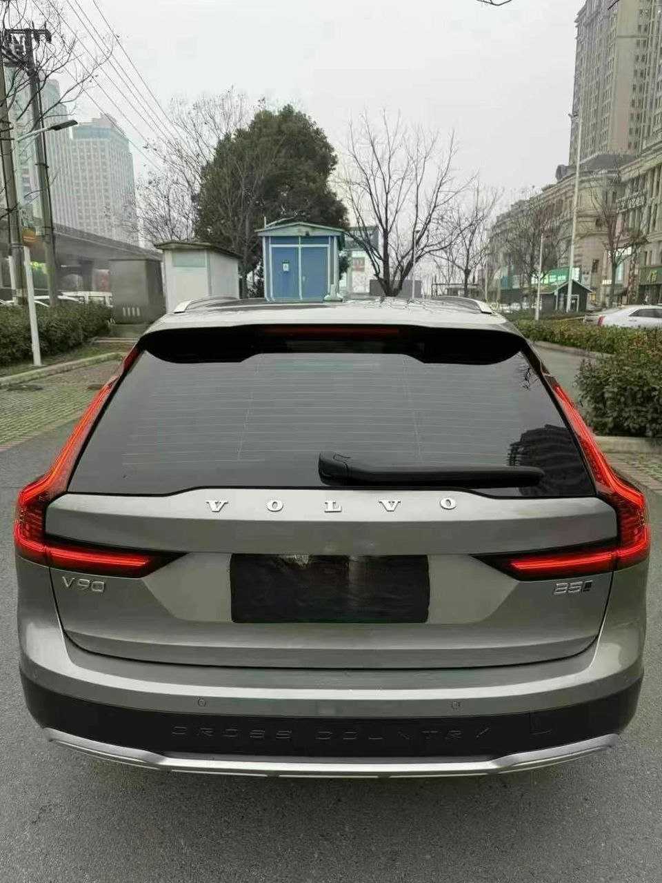 Volvo V90 Cross Country B5 AWD Zhiyuan Edition 2.0T 4WD 2021 — изображение 4