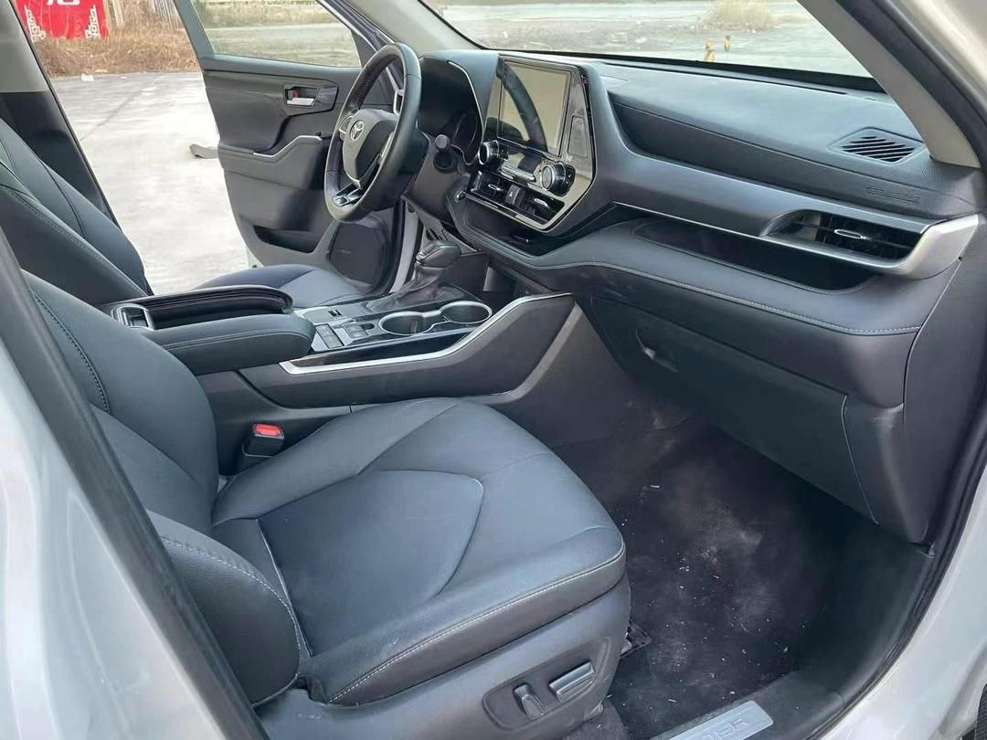 Toyota Highlander Hybrid 2.5L 4WD 2023 — изображение 7