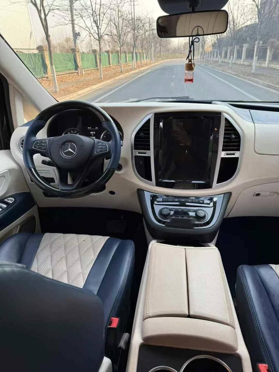 Mercedes-Benz V260 Luxury Edition 2021 — изображение 8