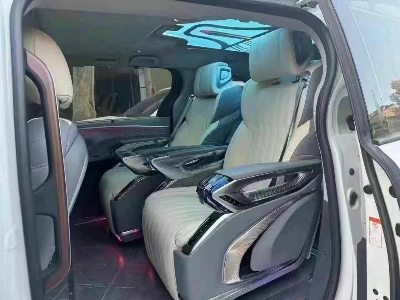 Toyota Granvia 2.5T FWD 2023 — изображение 5