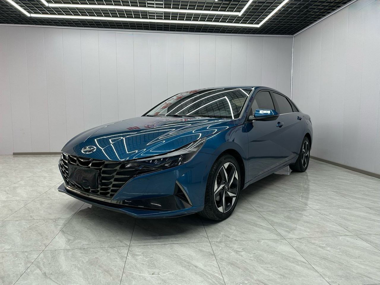 Hyundai Elantra 1.5L 115 л.с. CVT LUX 2020 — изображение 2