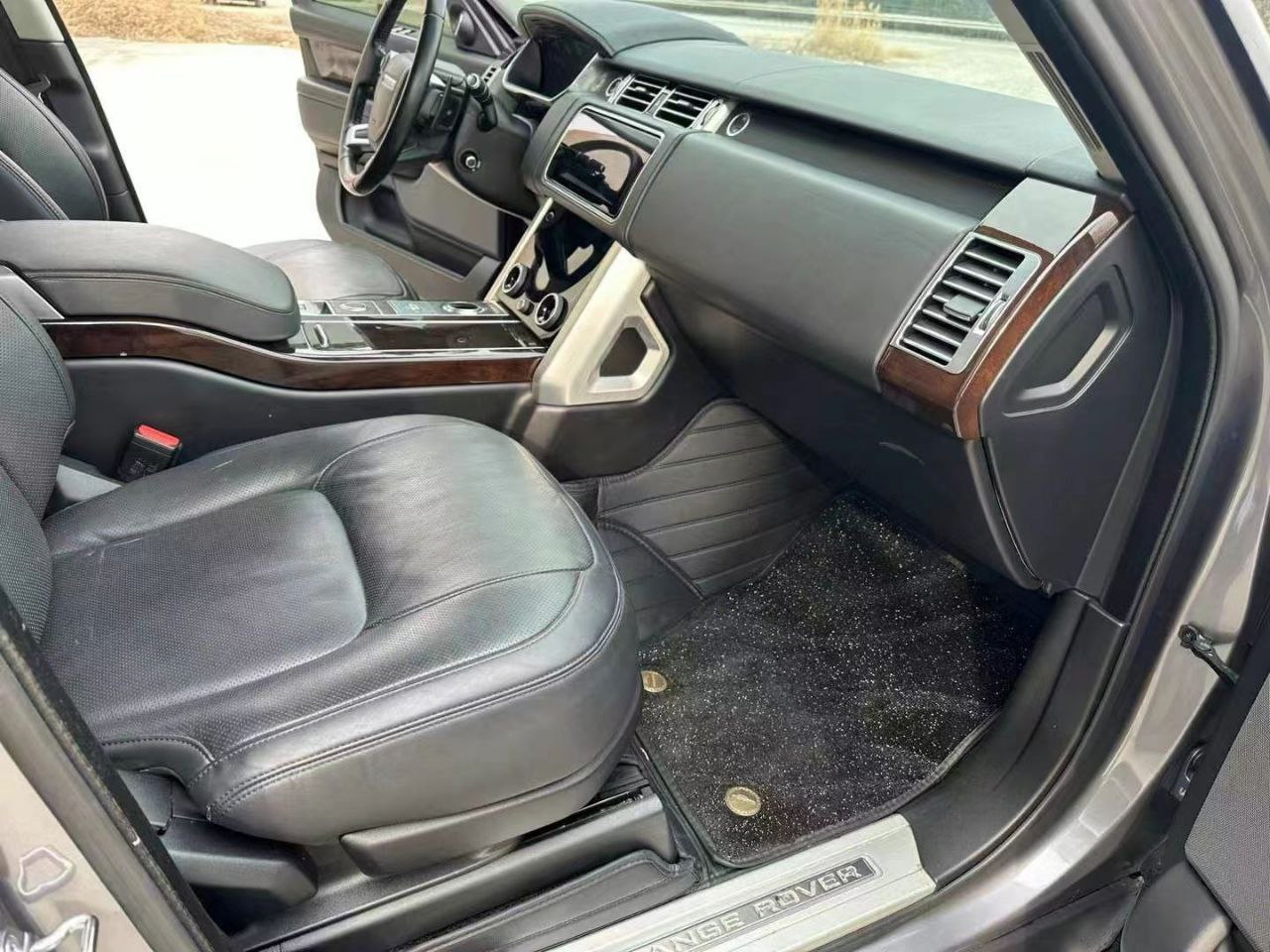 Range Rover Vogue Grand Edition 3.0T 2021 — изображение 8