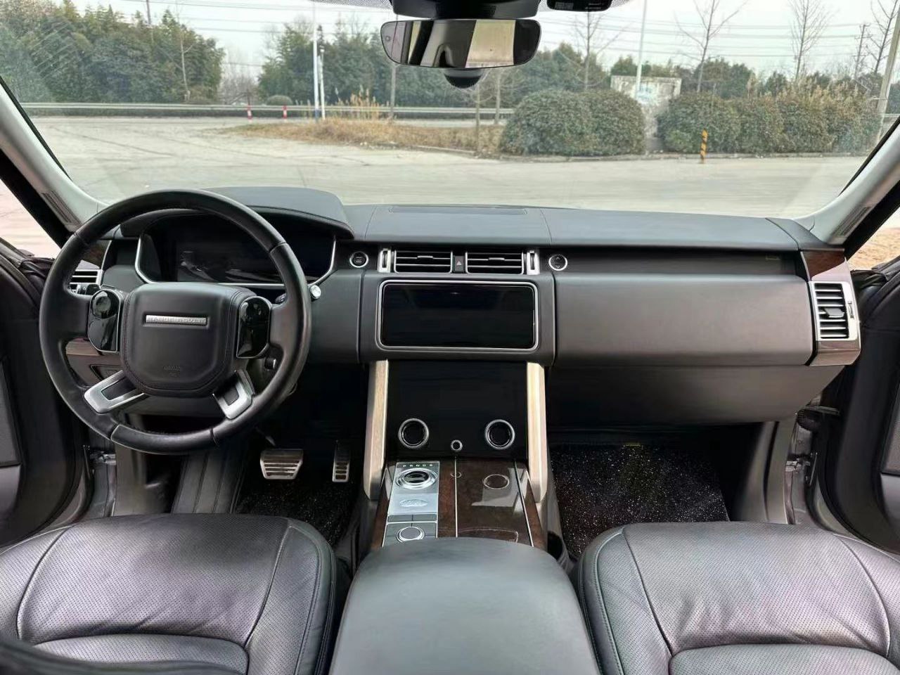 Range Rover Vogue Grand Edition 3.0T 2021 — изображение 6