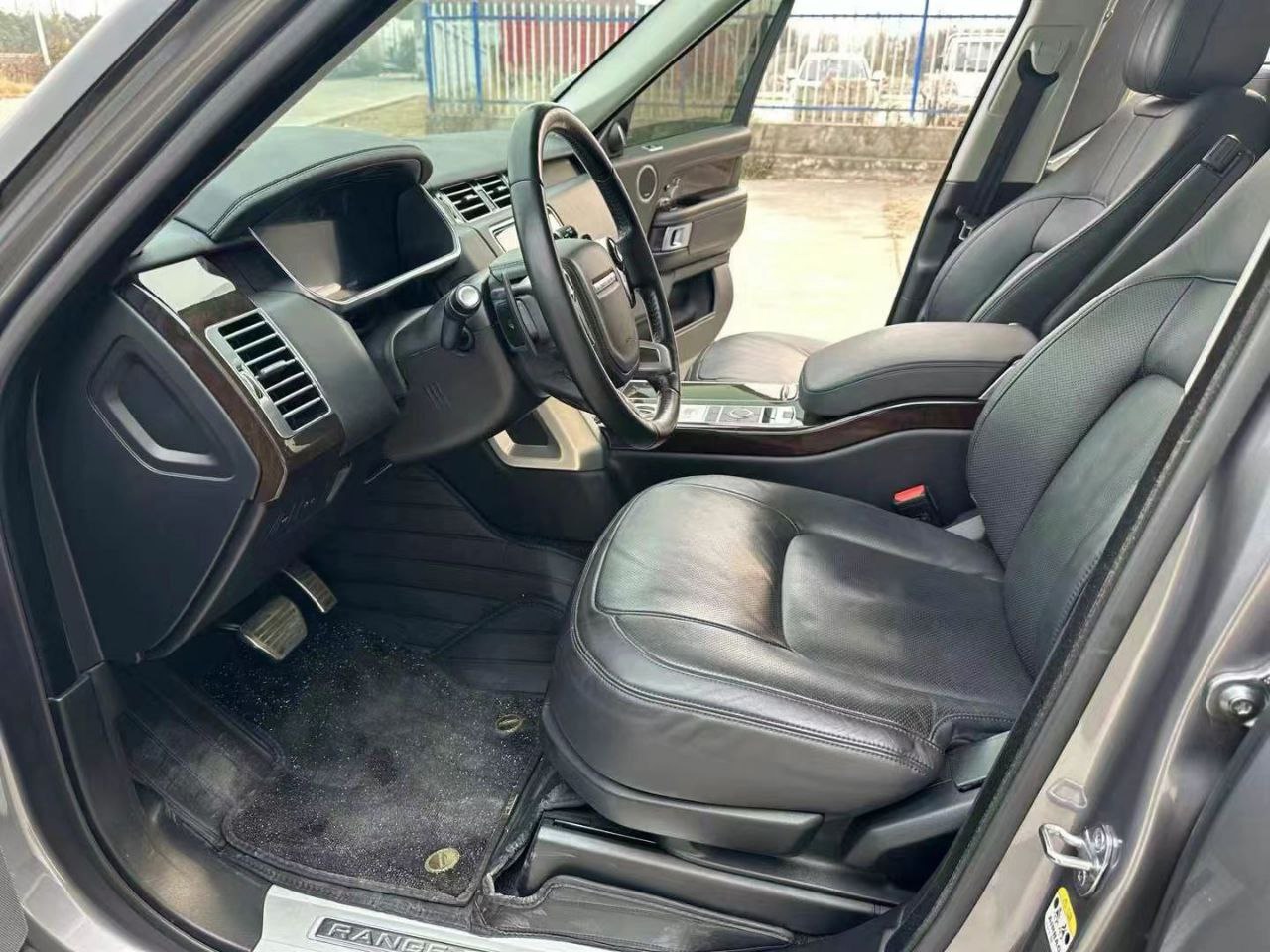 Range Rover Vogue Grand Edition 3.0T 2021 — изображение 7