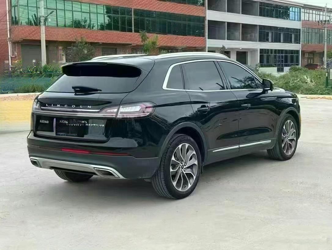 Lincoln Nautilus 2.0T 245 л.с. 4WD 2021 — изображение 5