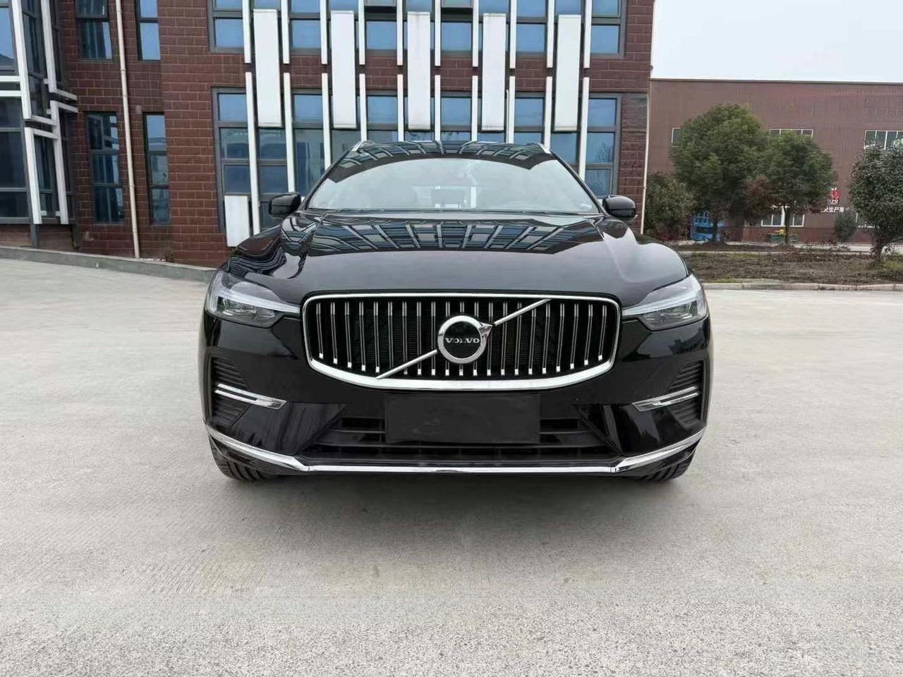 Volvo XC60 B5 Luxury Edition 2024 — изображение 3