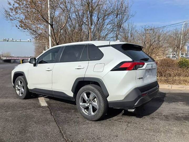 Toyota RAV4 2.0L CVT 2021 — изображение 6