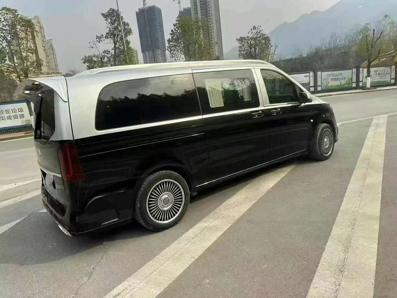 Mercedes-Benz Maybach 2.0T 2WD Luxury Van 2021 — изображение 3