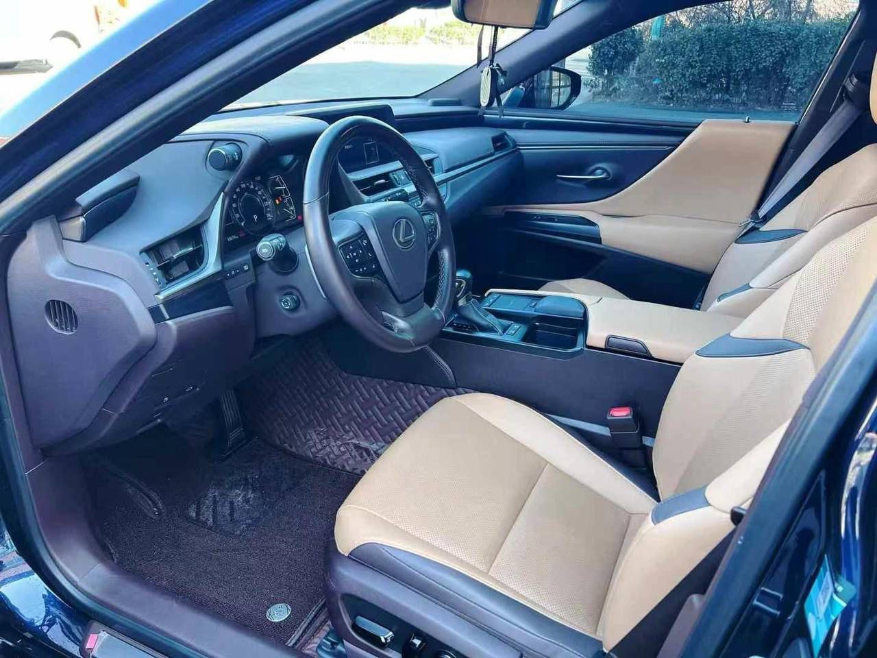 Lexus ES300H Executive 2.5L Hybrid 2021 — изображение 7