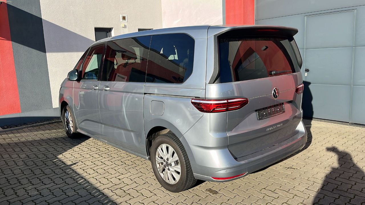 Volkswagen Multivan 1,5T 2022 — изображение 2