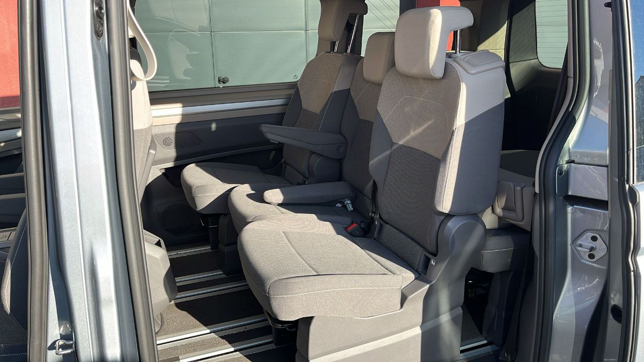Volkswagen Multivan 1,5T 2022 — изображение 5