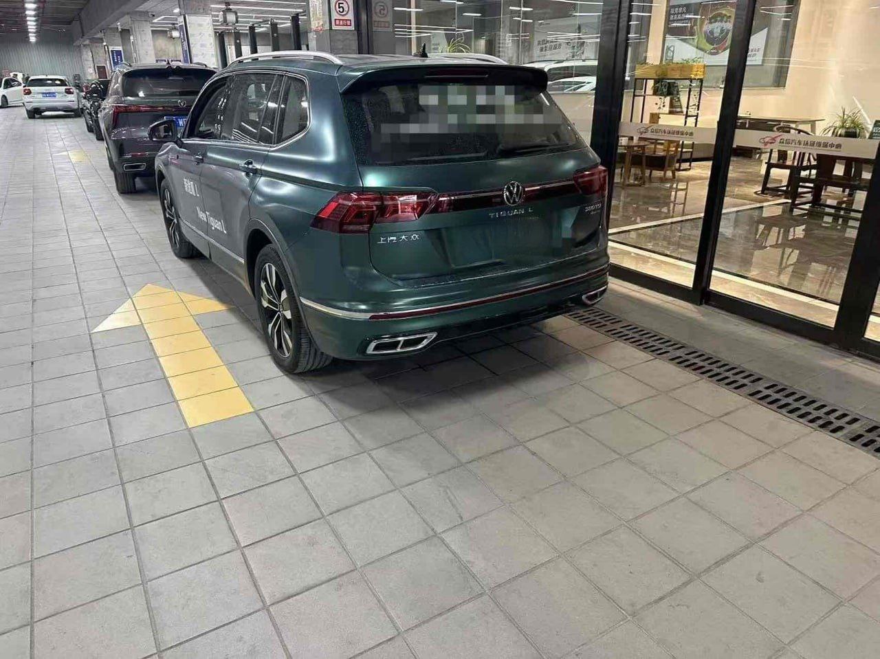 Volkswagen Tiguan L 380TSI R-Line Signature Edition 2021 — изображение 4