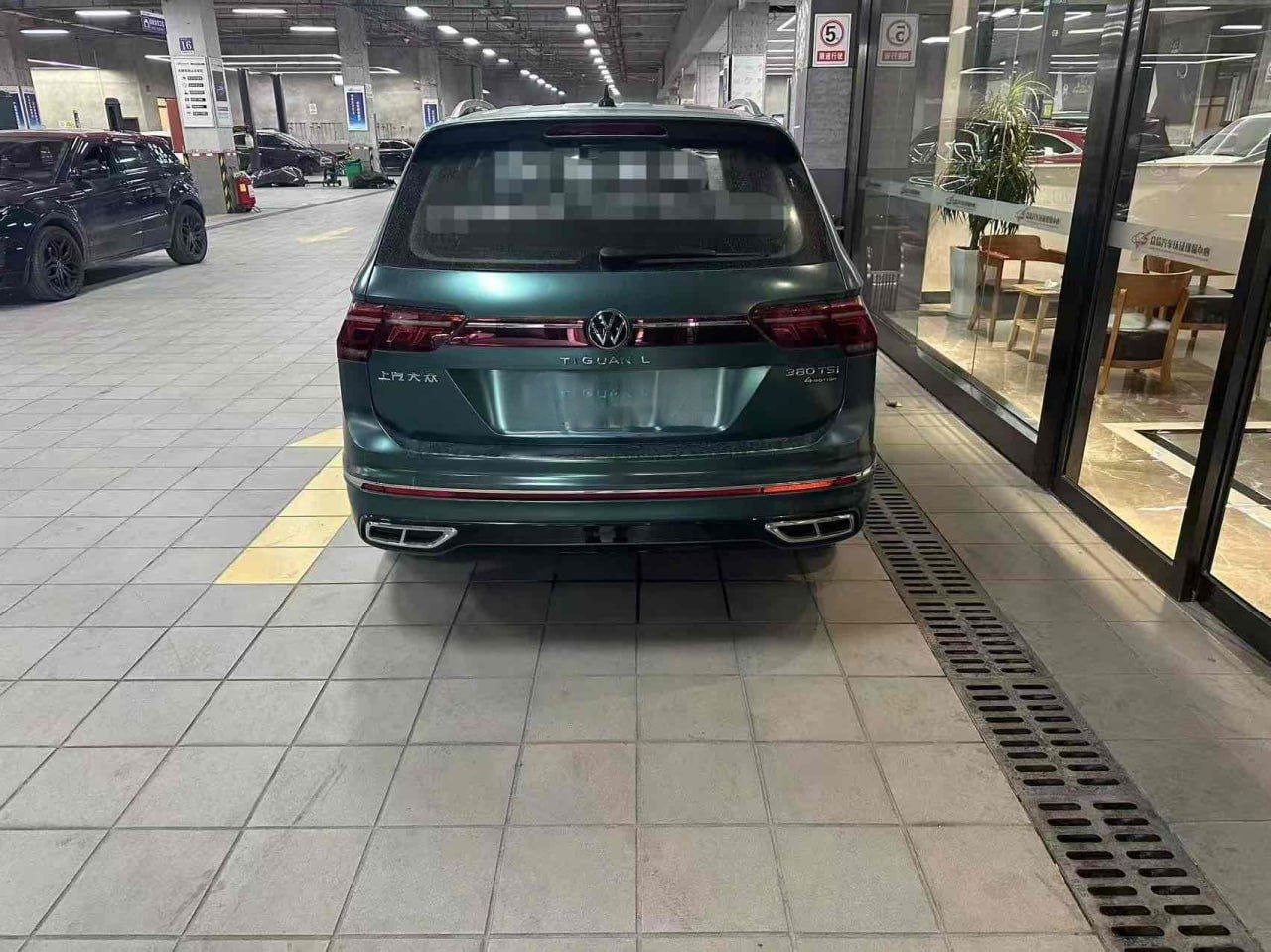 Volkswagen Tiguan L 380TSI R-Line Signature Edition 2021 — изображение 3