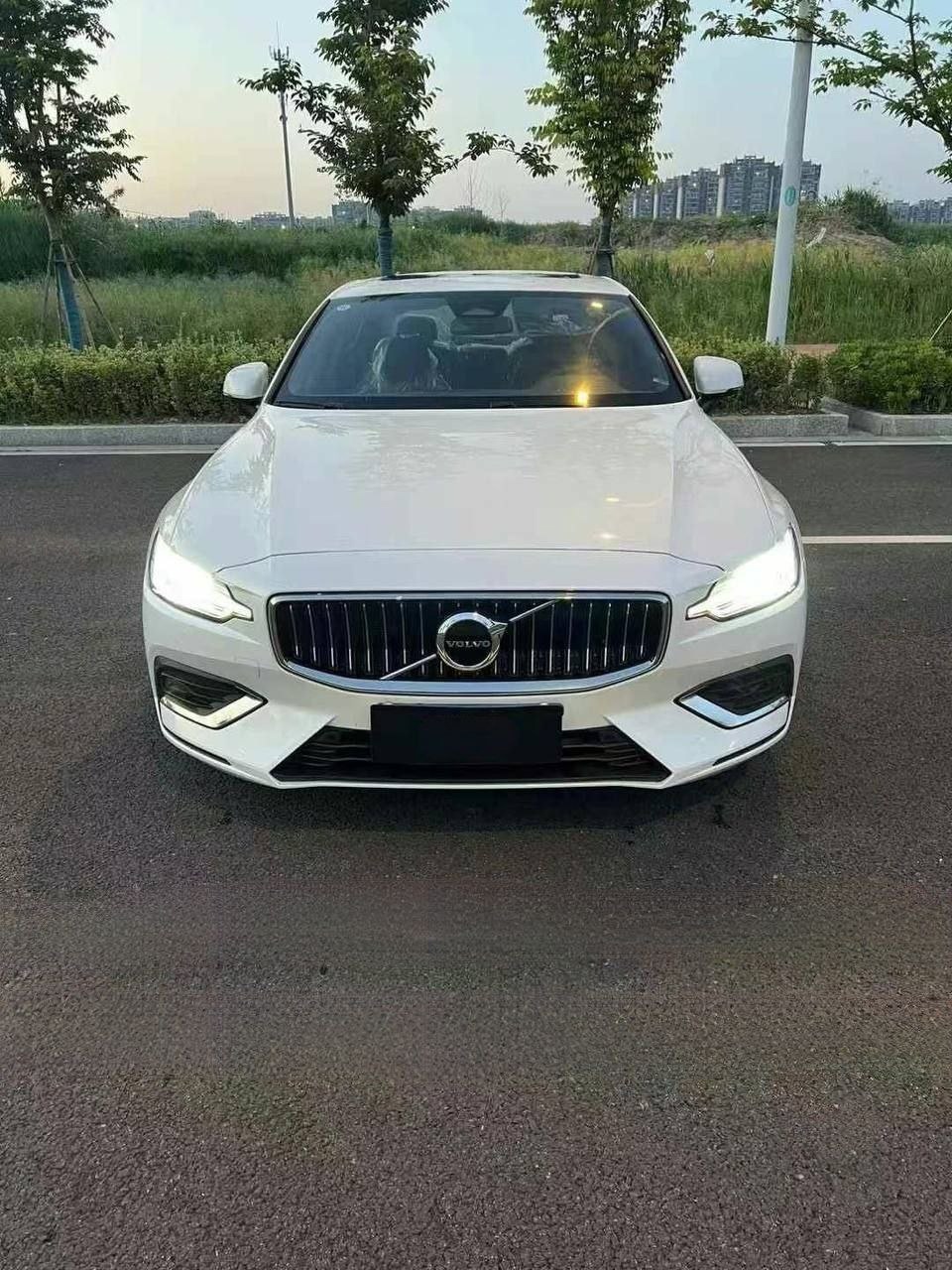 Volvo S60 B4 Sports 2.0T FWD 2023 — изображение 3