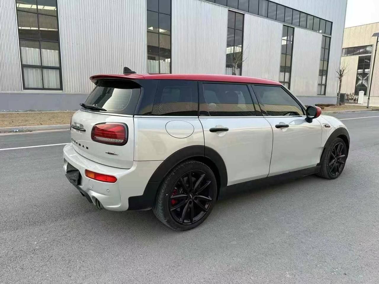 Mini Clubman JCW All4 2.0T 4WD 2021 — изображение 4