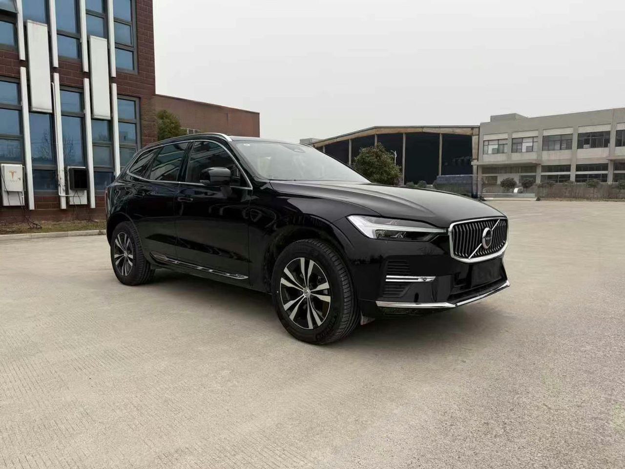 Volvo XC60 B5 Luxury Edition 2024 — изображение 2