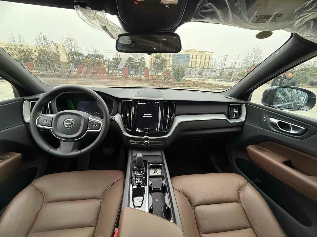 Volvo XC60 B5 Luxury Edition 2024 — изображение 8