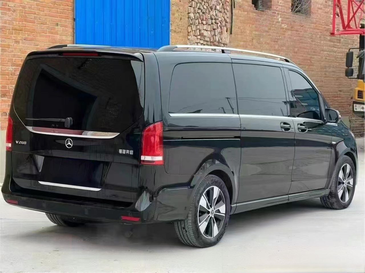 Mercedes-Benz V 260 Business 2022 — изображение 6